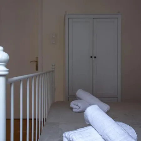 Beautiful 2Bd Apartment Near Historic Center Of Athens-2